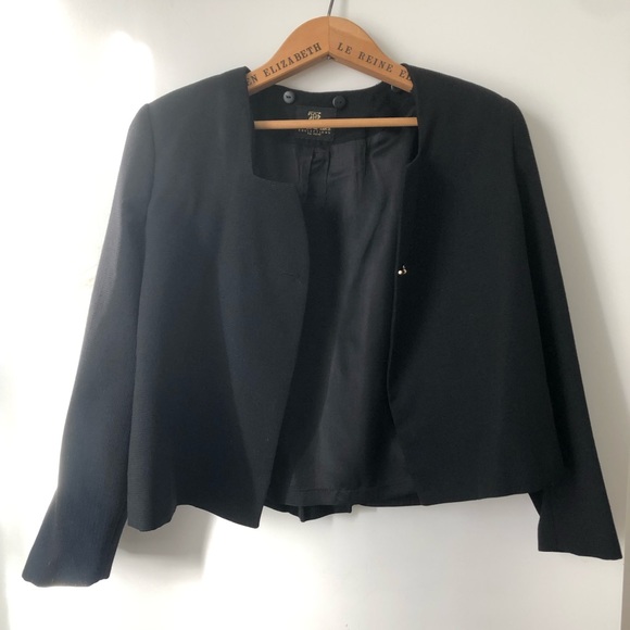 Vintage 100% Fine Wool Black jacket with gold trim collar - Picture 5 of 5